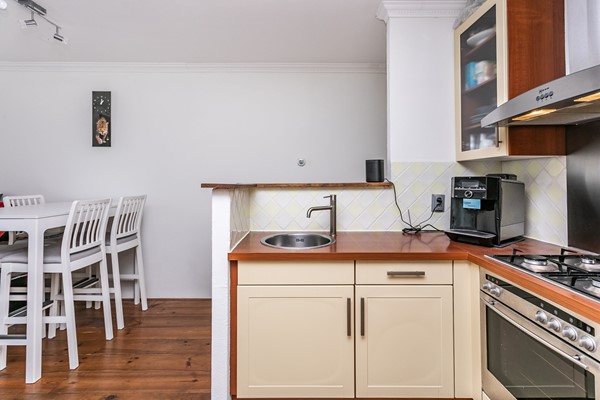 Foto - Verkocht onder voorbehoud: Appartement op 1e etage , 1 slaapkamer, balkon, duurzame VVE plus garage. Centraal gelegen nabij alle verbindingswegen.
